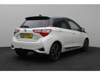 Foto 16 van Toyota Yaris 1.5 Hybrid Y20 Gold Edition 2018 | Trekhaak | Airco | Stoelverwarming | Cruise Control
