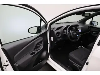 Foto 15 van Toyota Yaris 1.5 Hybrid Y20 Gold Edition 2018 | Trekhaak | Airco | Stoelverwarming | Cruise Control