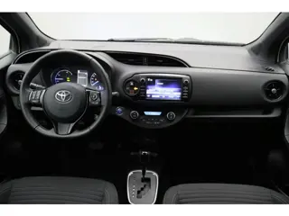 Foto 19 van Toyota Yaris 1.5 Hybrid Y20 Gold Edition 2018 | Trekhaak | Airco | Stoelverwarming | Cruise Control