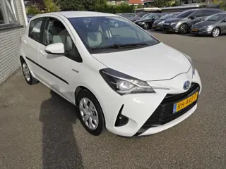 Foto 17 van Toyota Yaris 1.5 Hybrid Aspiration *cruise*climate*camera*