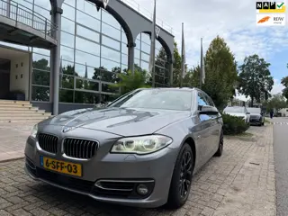 BMW 5-serie Touring 528i aut /panod./leer/navi/head up/etc