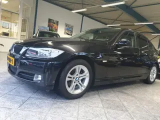 BMW 3-serie 316i Business Line Navigatie*Lm velgen*Pdc A*Cruise*