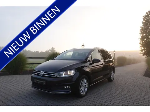 Volkswagen Touran 1.5 TSI Highline 7p | Stoelverwarming | Stuurwielverw. | Carplay | Massage | Adapt