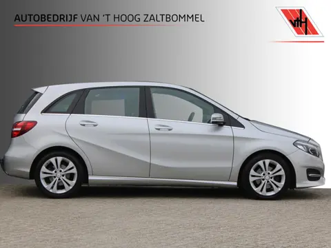 Mercedes-Benz B-Klasse 180 AUT7 Prestige LEDER NAVI CAMERA TREKHAAK