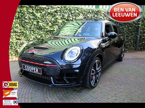 MINI Clubman 2.0 JCW ALL4 Chili F54 LCI NL-auto, 306pk, Pano, HK, HUD, A.cam en 19"