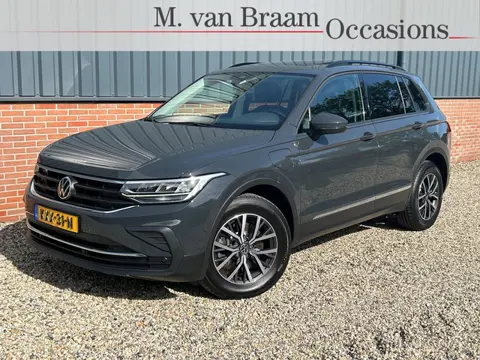Volkswagen TIGUAN 1.4 TSI eHybrid Panorama-Dak/Trekhaak/Acc/Front-Assist/Lane-Assist