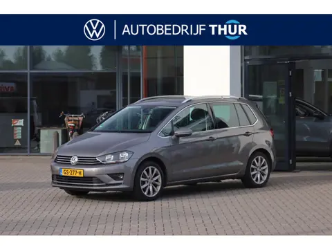 Volkswagen Golf Sportsvan 1.2 TSI Highline 110PK / 81kW DSG, Wegklapbare trekhaak, 17" LMV, achterui