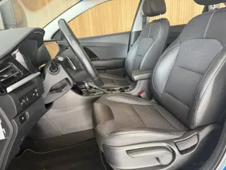Foto 18 van Kia Niro 1.6 GDi Hybrid DynamicLine