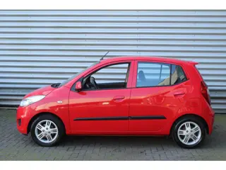Foto 16 van Hyundai I10 1.1 69pk i-Drive Cool NL-Auto NAP 1e Eigenaar