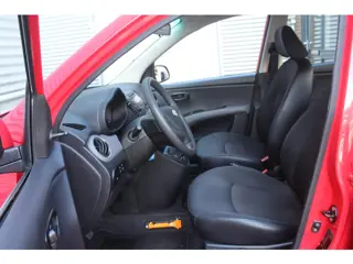 Foto 15 van Hyundai I10 1.1 69pk i-Drive Cool NL-Auto NAP 1e Eigenaar