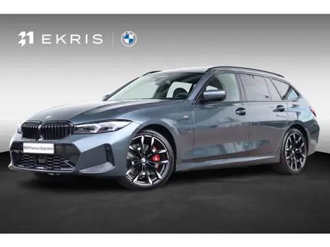 BMW 3-serie Touring 330e | Sport Pakket pro | Panorama Dak | Trekhaak | Driving Assistant Profession