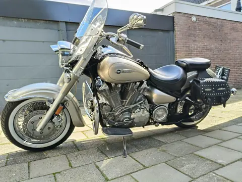 Yamaha Chopper XV 1600 A Wild Star Nw koppeling en accu en banden en Onderh
