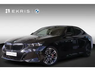 BMW 5 Serie Sedan 530e | M Sport Pro | Driving Assistant Plus | Harman/Kardon | Achteruitrijcamera