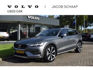 Volvo V60 Cross Country B4 211PK AWD Intro Edition | DIESEL | Trekhaak | BLIS | HUD | H&K | 360 Came