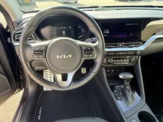Foto 17 van Kia Niro 1.6 GDi PHEV DynamicPlusLine | Trekhaak | Keyless | Adapt. Cruise | Apple/Android | Stuur e