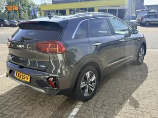 Foto 13 van Kia Niro 1.6 GDi PHEV DynamicPlusLine | Trekhaak | Keyless | Adapt. Cruise | Apple/Android | Stuur e
