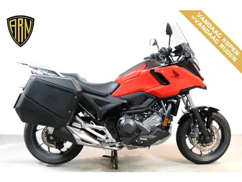 Honda NC 750 X DCT (bj 2025, automaat)