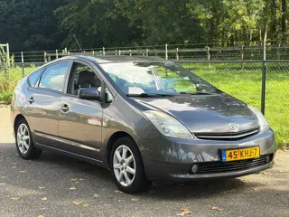 Toyota Prius 1.5 VVT-i Business Edition /Navi/Airco/