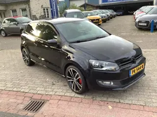 VOLKSWAGEN POLO 1.4-16V HIGHLINE