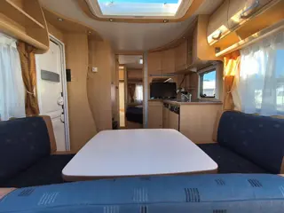Foto 16 van Dethleffs Camper 450 DB Mover Lengtebed Zit Unico