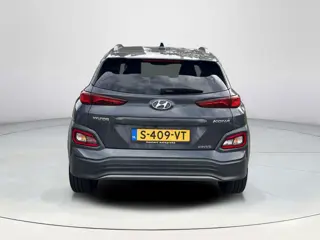 Foto 18 van Hyundai Kona EV Premium 64 kWh | Rijklaarprijs! | 3 jaar garantie | Meest luxe uitvoering |