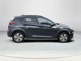 Foto 16 van Hyundai Kona EV Premium 64 kWh | Rijklaarprijs! | 3 jaar garantie | Meest luxe uitvoering |
