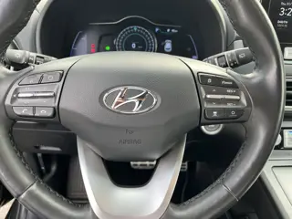 Foto 13 van Hyundai Kona EV Premium 64 kWh | Rijklaarprijs! | 3 jaar garantie | Meest luxe uitvoering |