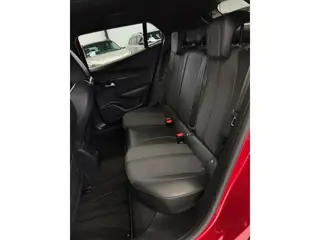 Foto 16 van Peugeot 2008 1.2 Hybrid 145 GT CarPlay 360° Camera