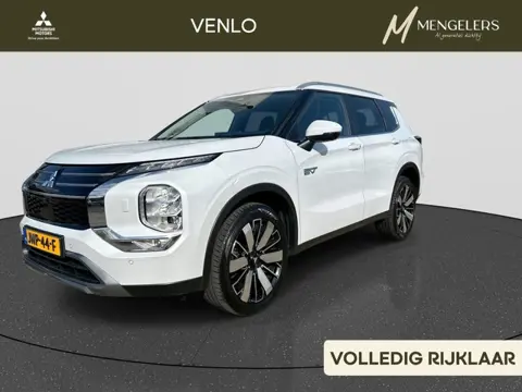 Mitsubishi Outlander 2.4 PHEV First Edition | Rijklaar | All Season Banden | Navigatie | 360 Camera 