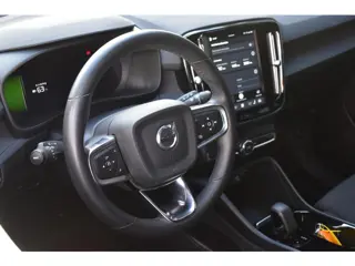 Foto 18 van Volvo XC40 Recharge Plus 70 kWh l Adaptieve cruise control l Elektrische achterklep l BLIS l Keyless