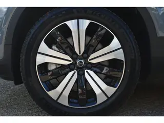 Foto 13 van Volvo XC40 Recharge Plus 70 kWh l Adaptieve cruise control l Elektrische achterklep l BLIS l Keyless
