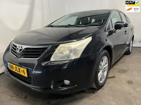 Toyota Avensis Wagon 2.0 D-4D Dynamic - Schade