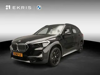 BMW X1 sDrive20i | LED | Leder | HUD | Trekhaak | Sportstoelen | Stoelverwarming | DAB | Hifi speake
