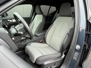 Foto 16 van Volvo XC40 2.0 B4 Plus Dark / Stuur- Stoelverwarming / Trekhaak / Harman Kardon / All-Season banden
