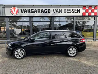 Foto 13 van Peugeot 308 SW 1.2 PureTech Blue Lease Executive PANO-TREKHAAK-CLIMA-LED