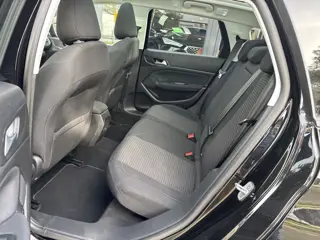 Foto 17 van Peugeot 308 SW 1.2 PureTech Blue Lease Executive PANO-TREKHAAK-CLIMA-LED