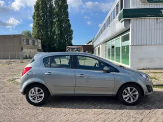 Opel Corsa 1.2-16V Design Edition 5drs. Automaat