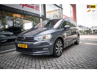 Volkswagen Touran 1.5 TSI Highline 7p | Autom. | PDC | Cruise | Trekhaak | LMV | Climate |