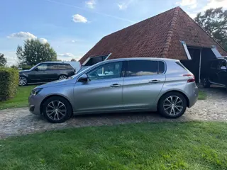 Foto 12 van Peugeot 308 1.2 PureTech Allure-NL auto-NW RIEM-Navi-Trekhaak-Camera-Pano-