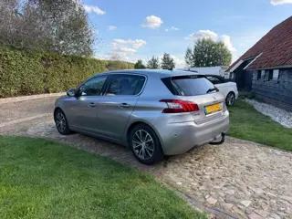 Foto 11 van Peugeot 308 1.2 PureTech Allure-NL auto-NW RIEM-Navi-Trekhaak-Camera-Pano-