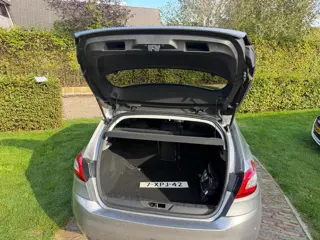 Foto 19 van Peugeot 308 1.2 PureTech Allure-NL auto-NW RIEM-Navi-Trekhaak-Camera-Pano-