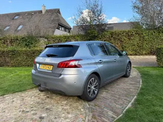 Foto 18 van Peugeot 308 1.2 PureTech Allure-NL auto-NW RIEM-Navi-Trekhaak-Camera-Pano-