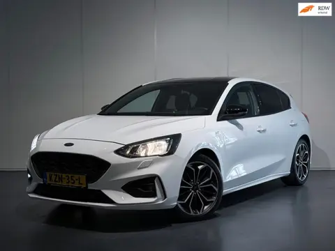Ford Focus 1.5 ST Line Business 182 /Clima/BOTS/NAVI/Keyless/PDC/LED/CarPlay/LaneAss