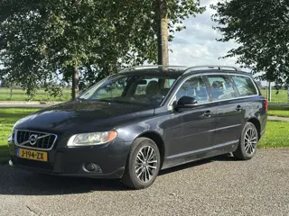 Volvo V70 2.5T Momentum Leer * nette staat (bj 2012)