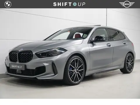 BMW 1 Serie M135i xDrive Panoramadak | Harman Kardon | Head Up | ACC | Stuurverwarming