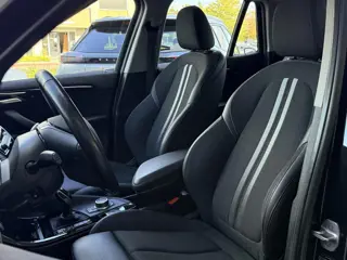 Foto 13 van BMW X1 sDrive20i High Executive M-PAKKET | CARPLAY | CAMERA | LED