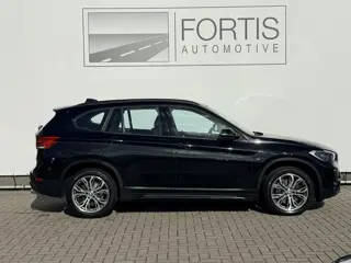 Foto 17 van BMW X1 sDrive20i High Executive M-PAKKET | CARPLAY | CAMERA | LED