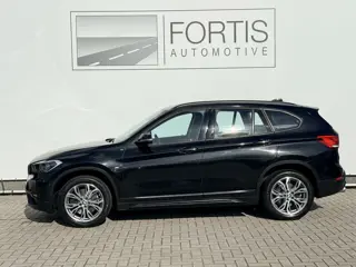 Foto 18 van BMW X1 sDrive20i High Executive M-PAKKET | CARPLAY | CAMERA | LED