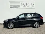 Foto 28 van BMW X1 sDrive20i High Executive M-PAKKET | CARPLAY | CAMERA | LED