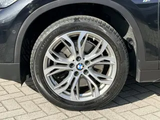 Foto 20 van BMW X1 sDrive20i High Executive M-PAKKET | CARPLAY | CAMERA | LED